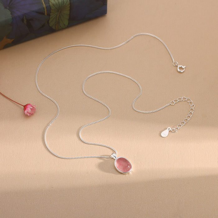 Wholesale Strawberry crystal necklace with silver throughout, gentle and natural stone bone chain, simple and versatile accessories