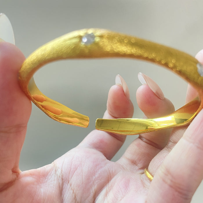 Wholesale Letter Flower Bracelet Light Luxury Bracelet Flash Jewelry for Women