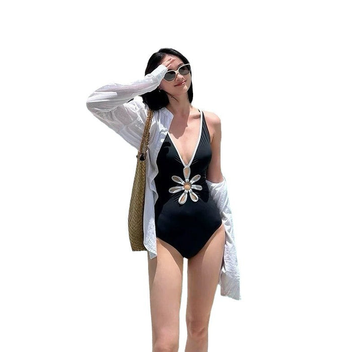 Wholesale Hollow out fresh and simple style fashionable one-piece swimsuit, high-end swimsuit