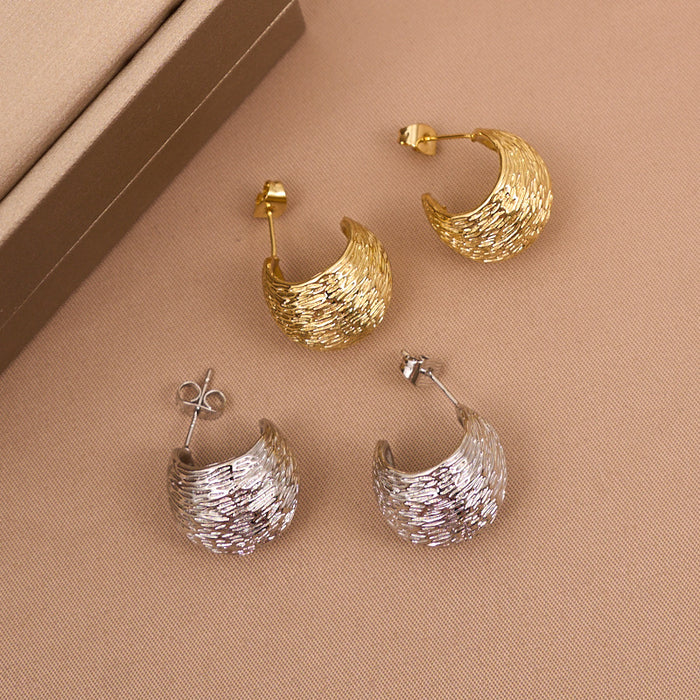 Wholesale C-shaped hoop earrings with wrinkled and brushed texture
