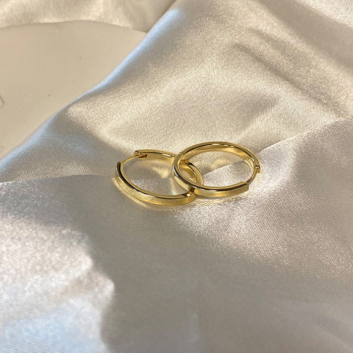 Wholesale Ear buckles, ear rings, women's plain earrings, niche design, photosensitive surface earrings