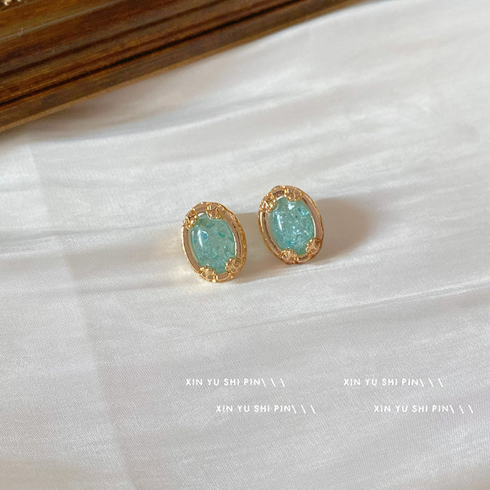 Wholesale Small niche design, retro oval earrings, light luxury temperament, high-end feel, unique design earrings