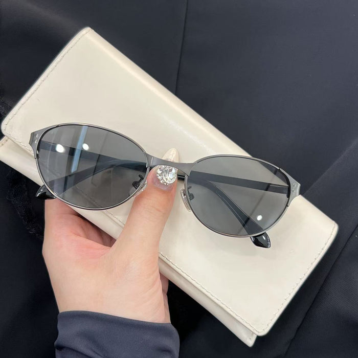 Wholesale Hot girl sunglasses, women's high-end retro metal cat eye sunglasses