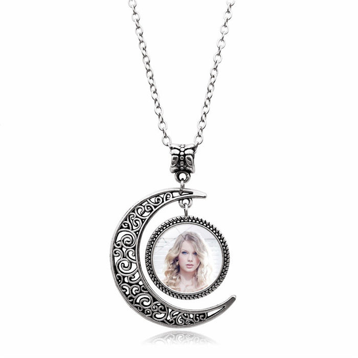 Wholesale Zinc Alloy Moon Pendant Necklace JDC-NE-HengX013