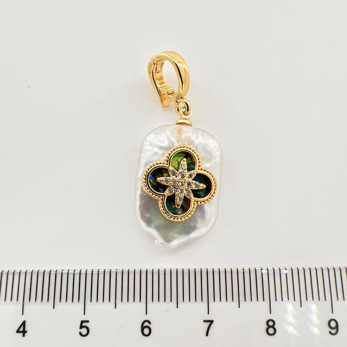 Wholesale Gold Plated Copper Pendant Butterfly Heart Motif Fashion Accessory