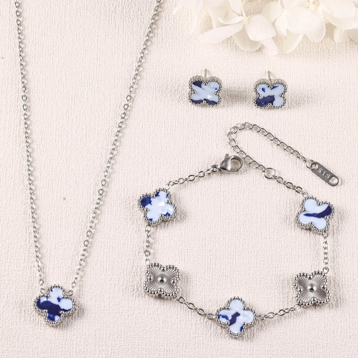 Wholesale Titanium Steel Four-Leaf Clover Three-Piece Jewelry Set: Bracelet,  Necklace,  and Earrings