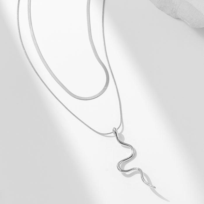 Wholesale Creative Serpentine Pendant Necklace Fashionable and Simple Double layered Stacked Zodiac Snake Jewelry for Women