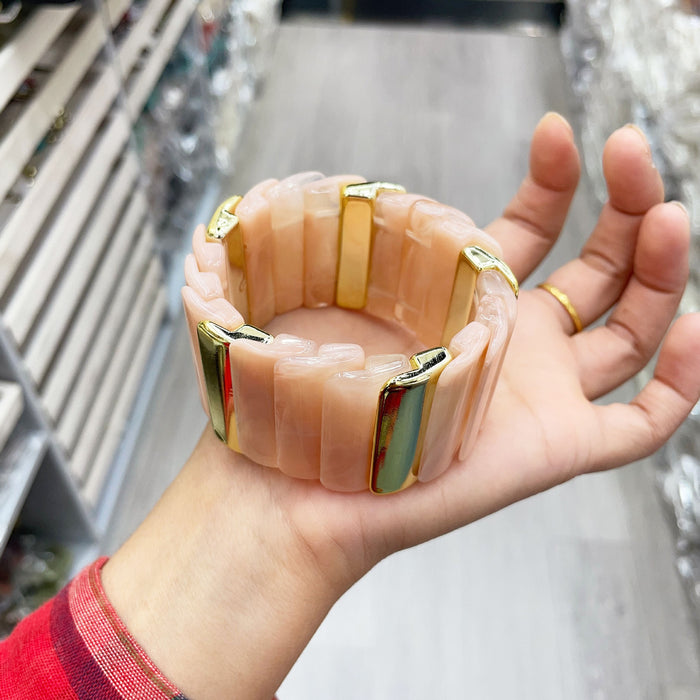 Wholesale New fashionable women's fashion acrylic fish scale shaped bracelet