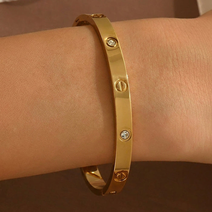Wholesale Fashion Accessory Titanium Steel Stackable Bracelet Set With Four Leaf Flower Design Non Fading Boutique Resale