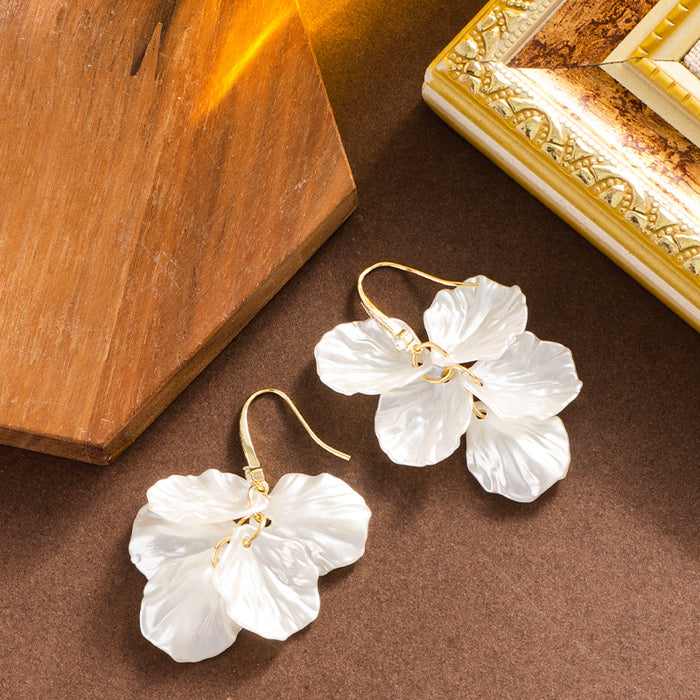 Wholesale White Imitation Shell Petal Earrings for Women All-match Earrings