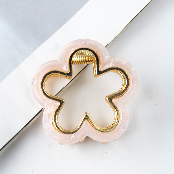 Wholesale Small flower shaped hair clip accessory with metal alloy grip