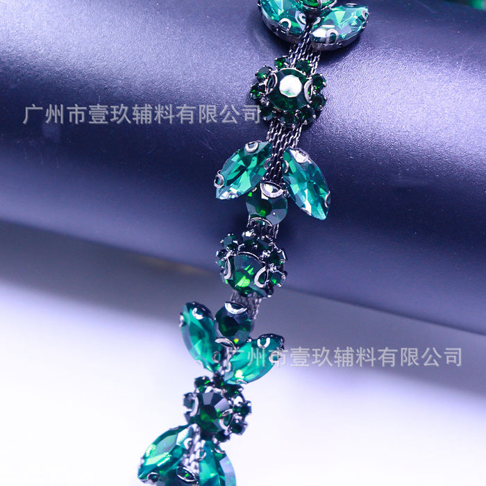 Wholesale Crystal rhinestone chain for DIY clothing accessories and decorations.