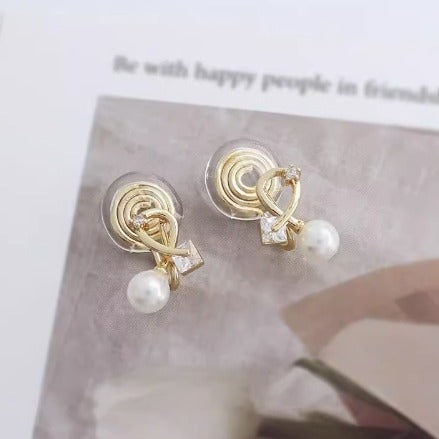 Wholesale Exquisite and compact earrings shine with a luxurious commuting feel, crossed zirconia ear clips