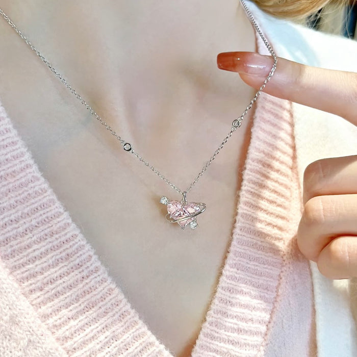 Wholesale Diamond planet pendant necklace, light luxury pink heart-shaped collarbone chain