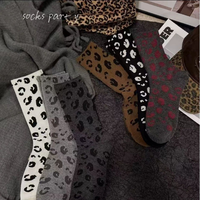 Wholesale Pile socks, mid to long style, fashionable retro outerwear