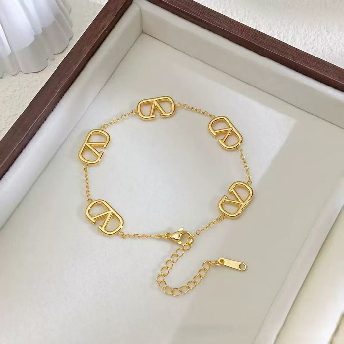 Wholesale Stainless Steel Electroplated Floral Design Bracelet Stylish Fashion Accessory