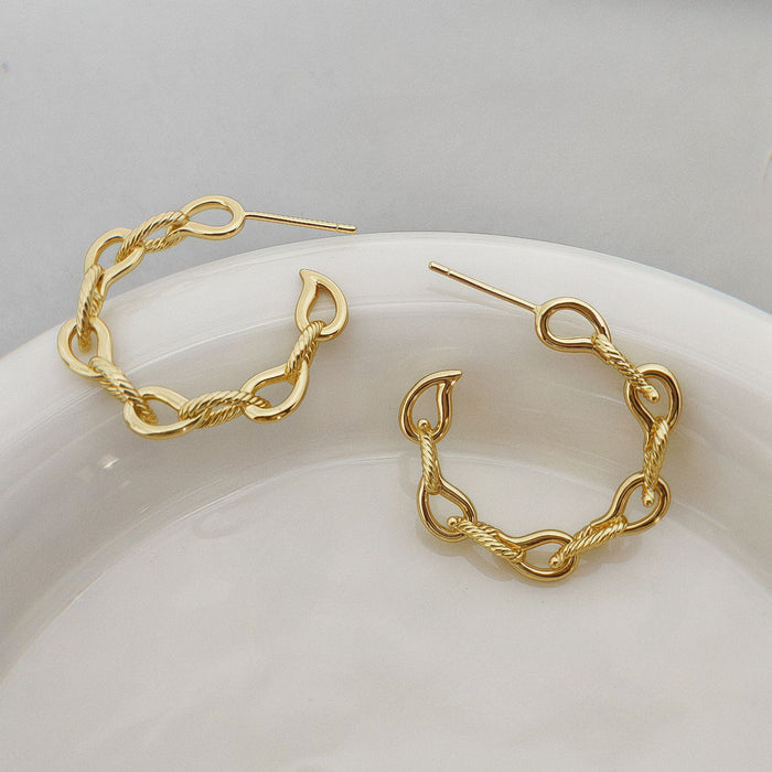 Wholesale C-shaped earrings with earrings, fashionable, simple and versatile. Earrings and accessories