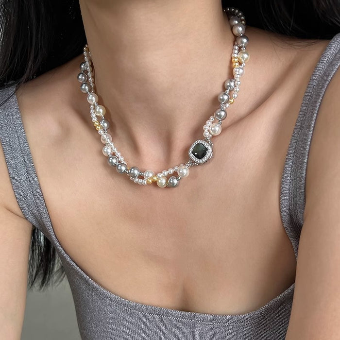 Wholesale Double layered pearl necklace for women, niche design, high-end feel, neck chain, locking bone chain