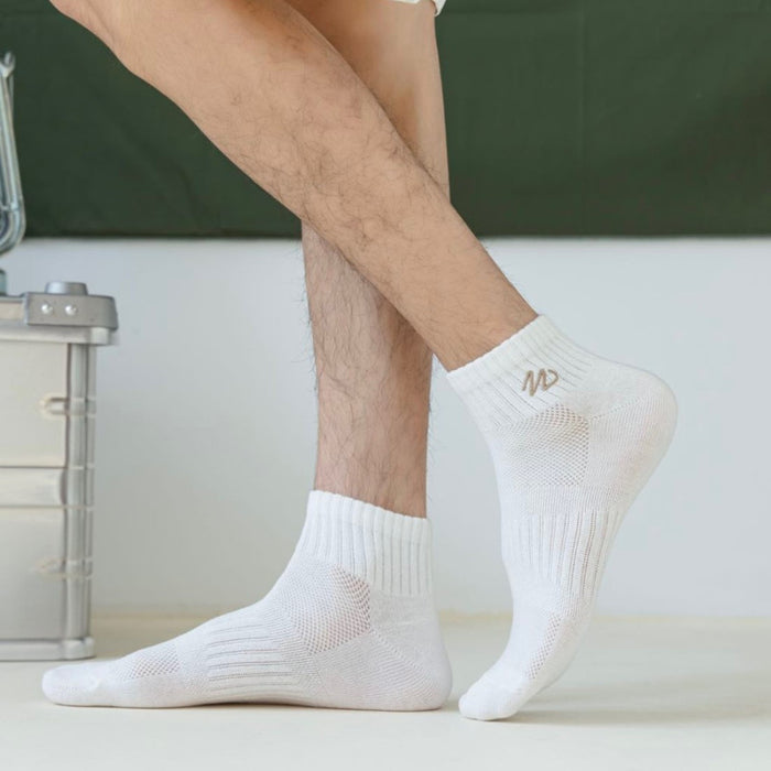 Wholesale Minimalist low cut short tube socks embroidered with letters, trendy sports