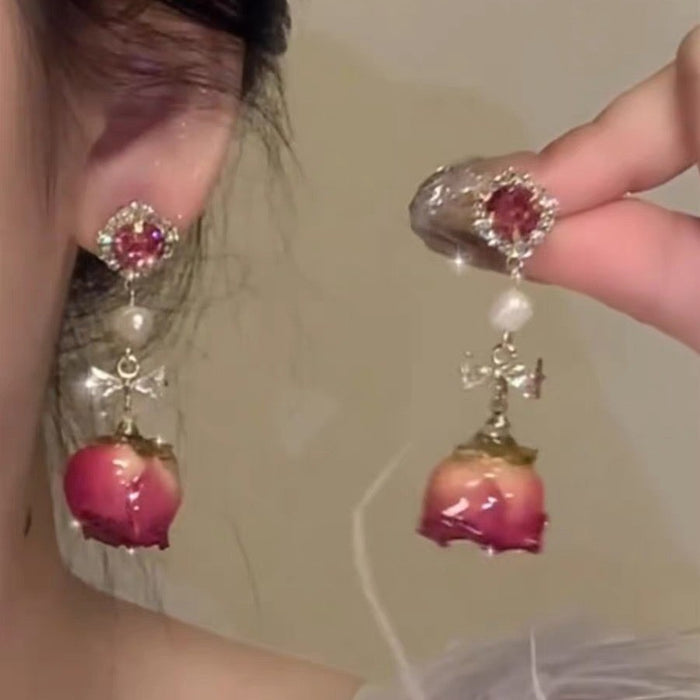 Wholesale Small niche design earrings, new personalized design earrings, light luxury temperament, high-end earrings