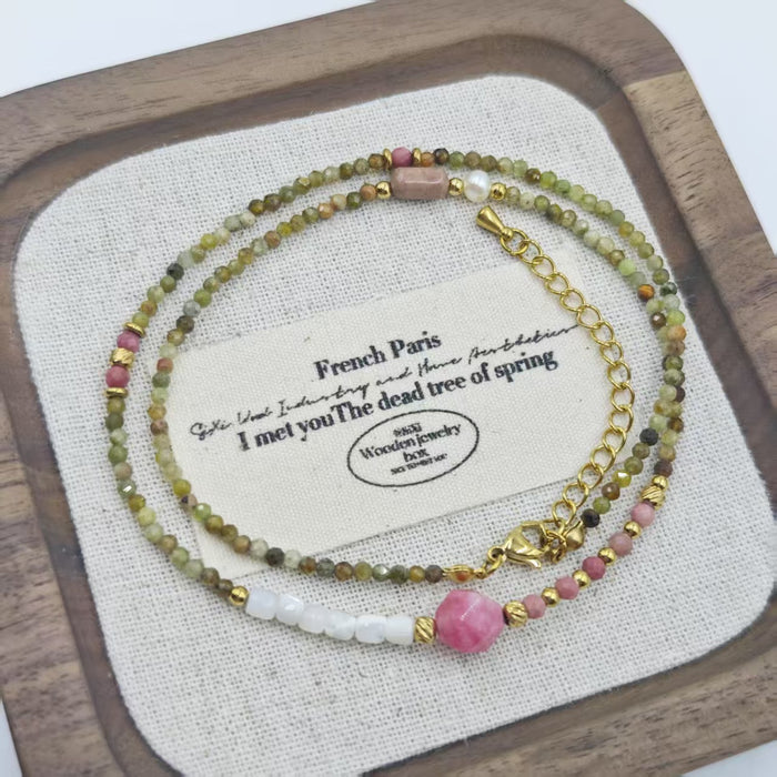 Wholesale Beaded necklace with high-end and niche design, single wear, layered, colorful necklace, pearl