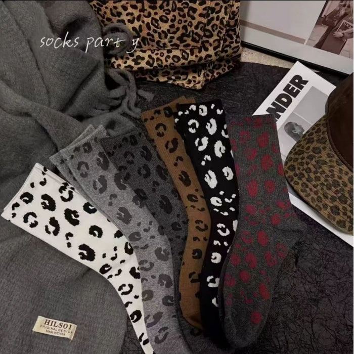 Wholesale Pile socks, mid to long style, fashionable retro outerwear
