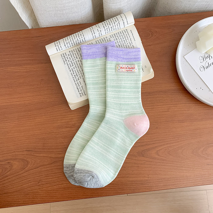 Wholesale Socks with striped fabric label, mid tube socks, versatile cotton socks for wearing outside