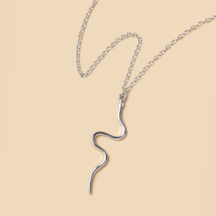 Wholesale Jewelry Electroplating Serpentine Necklace Personalized Fashion Retro Serpentine Pendant Sweater Chain for Women