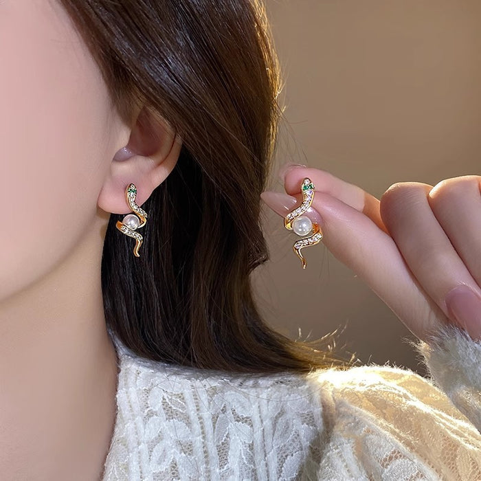 Wholesale Full diamond pearl earrings wrapped with silver needles, earrings with high-end feel, and ear studs