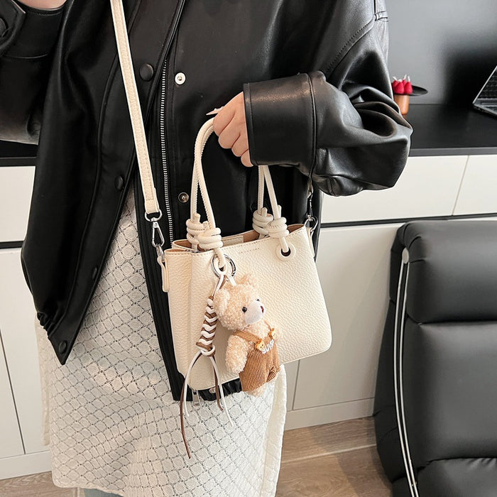 Wholesale Niche design, cute handheld commuting shoulder bag, fashionable and simple crossbody bag