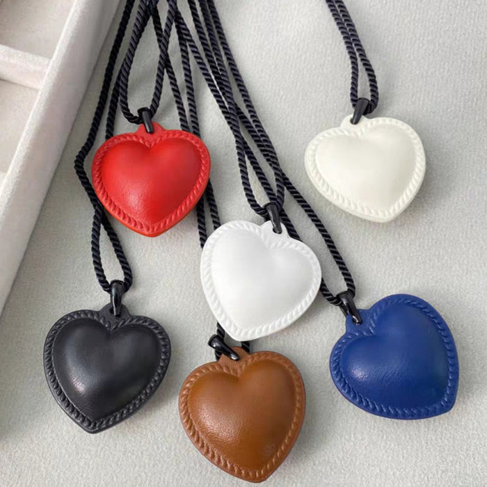 Wholesale Leather heart necklace with peach hearts, versatile and adjustable heart-shaped necklace