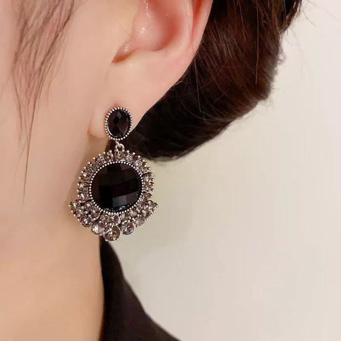 Wholesale High end temperament, fashionable earrings, exquisite and versatile design sense