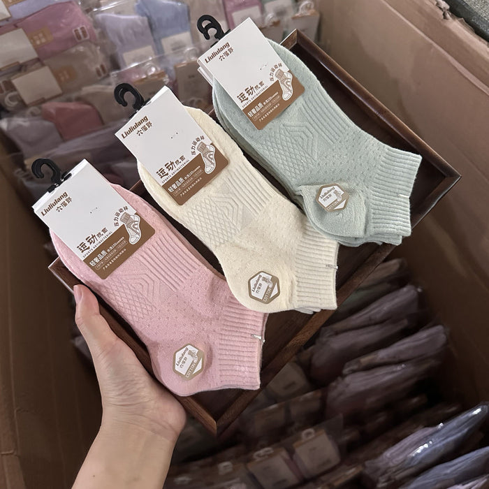 Wholesale Independently packaged thin socks, sweat absorbing and odor proof sports short tube socks, striped cotton socks
