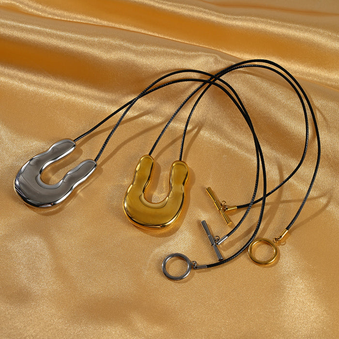 Wholesale High end personalized design stainless steel irregular horseshoe shaped pendant with leather rope necklace wholesale