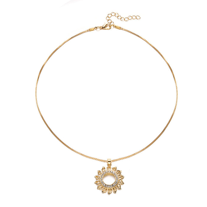 Wholesale Fashion and versatile jewelry with diamond inlaid pendant, alloy sun circular simple necklace