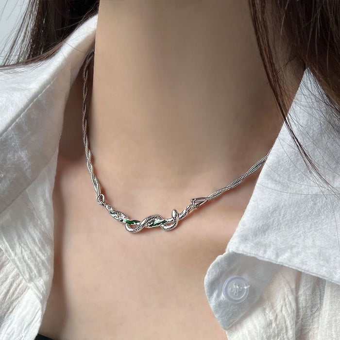 Wholesale Necklace hot girl style personalized clavicle chain high-end snake necklace