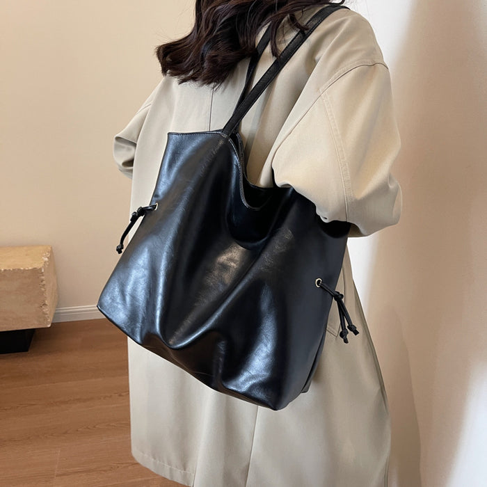 Wholesale Small niche design bag, new casual trend tote bag, large capacity single shoulder crossbody bag