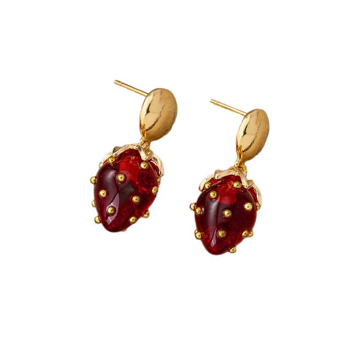 Wholesale Small three-dimensional strawberry earrings