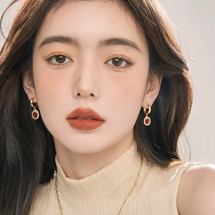 Wholesale Water droplet earrings are niche, light luxury, versatile, and stylish. New earrings are available