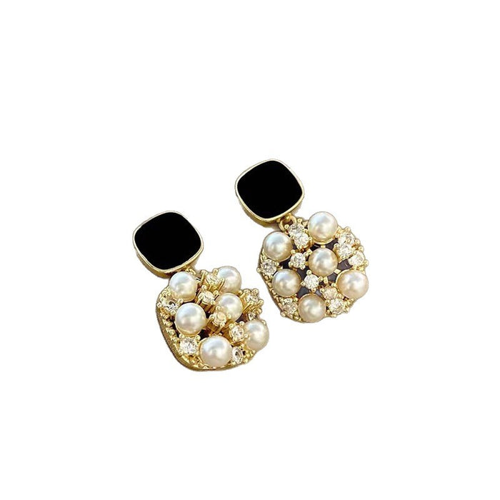 Wholesale Light luxury high-end square pearl retro hollow temperament high-end design earrings wholesale