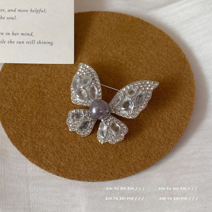 Wholesale Elegant and dynamic brooch, light luxury, fashionable and dreamy brooch accessory