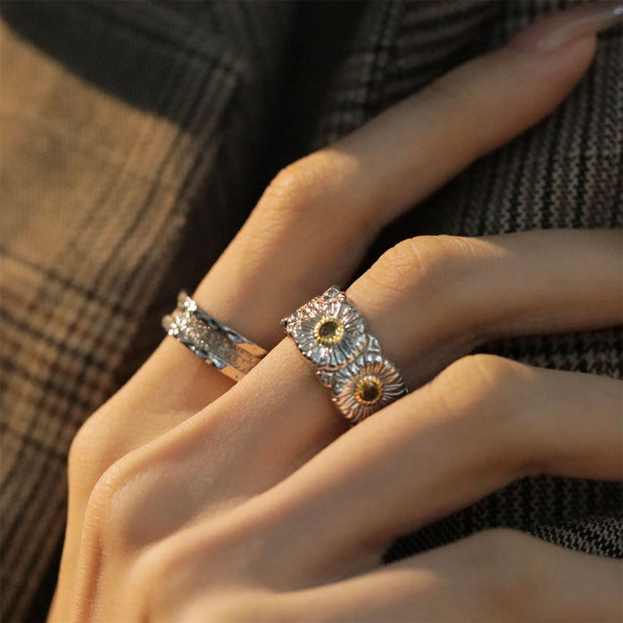 Wholesale Small daisy ring with niche design, fashionable and high-end sense, open mouth ring