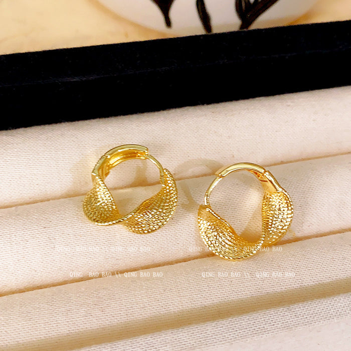 Wholesale New spiral retro style earrings with fashionable temperament, versatile and niche design, earrings and ear accessories