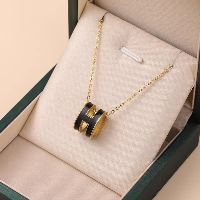 Wholesale H letter necklace pendant titanium steel jewelry collarbone chain versatile accessory