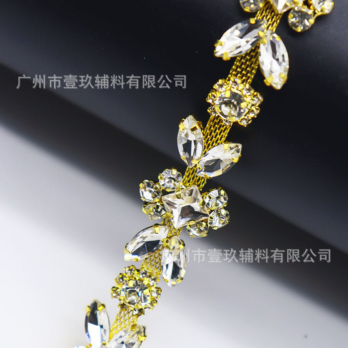 Wholesale Gold and silver rhinestone-embellished welded and electroplated chain for DIY clothing accessories and embellishments.