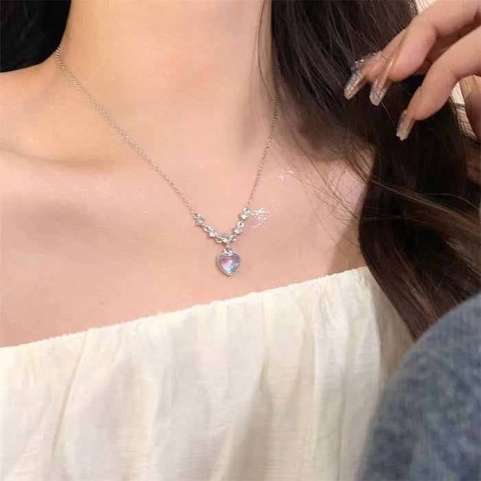 Wholesale New high-end zircon heart-shaped necklace with light luxury and niche design, diamond studded heart-shaped pendant