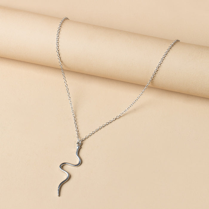 Wholesale Jewelry Electroplating Serpentine Necklace Personalized Fashion Retro Serpentine Pendant Sweater Chain for Women