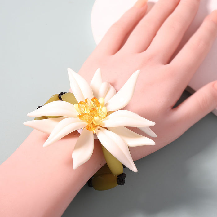 Wholesale White Resin Large Flower Pendant Double Layer Stacked Bracelet Simple Niche