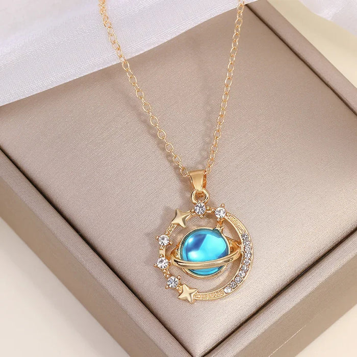 Wholesale New fashionable and niche alloy pendant with diamonds, star and moon necklace