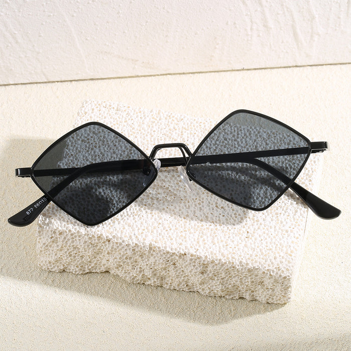 Wholesale Irregular sunglasses, ocean lenses, diamond shaped sunglasses, sunglasses